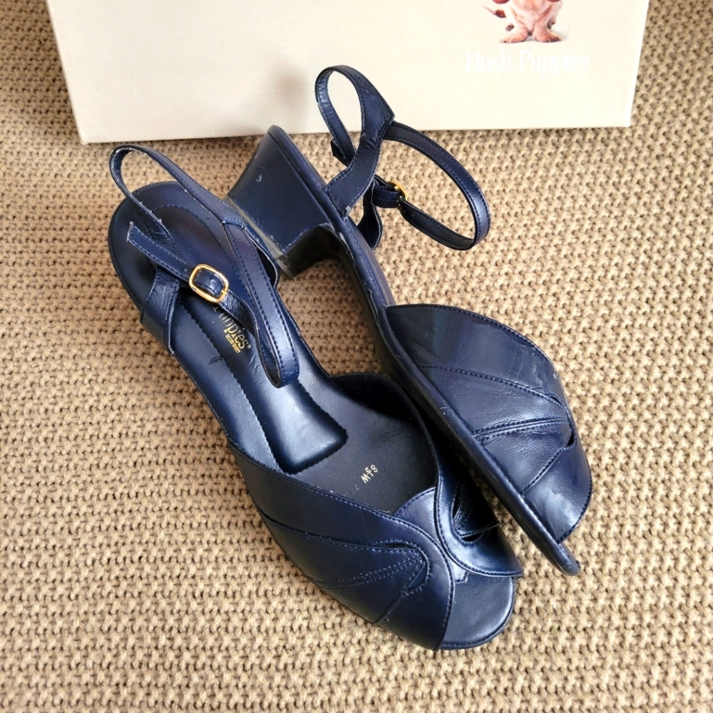 Hush Puppies Navy Heels, size 8.5